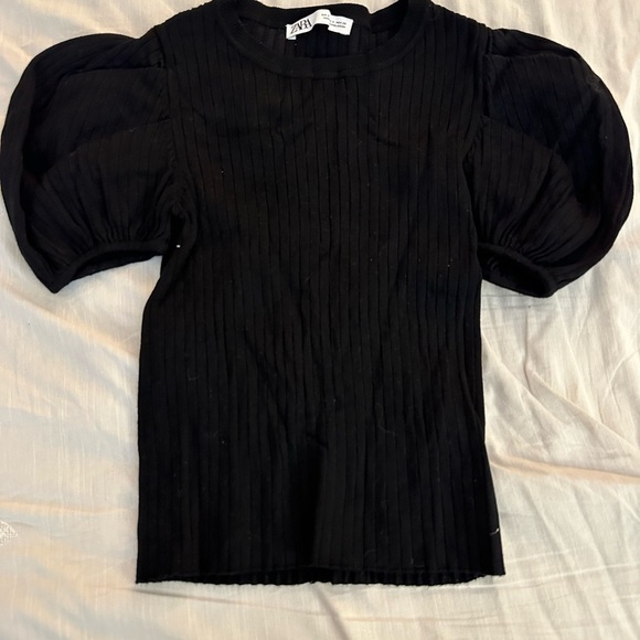 Zara Ribbed Knit top puff sleeve - Picture 2 of 4